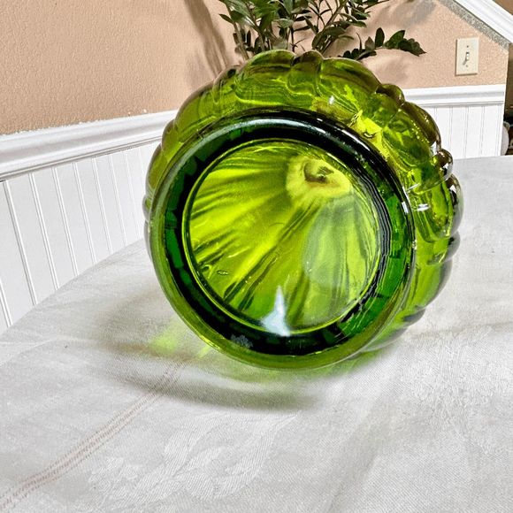 Vintage L.E. Smith 20” Green Simplicity Ribbed Swung Glass Vase Fat Bottom - Picture 3 of 9